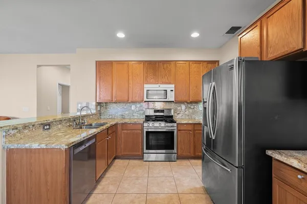 $645,000 | 53 Argillite Avenue, Lathrop, CA 95330