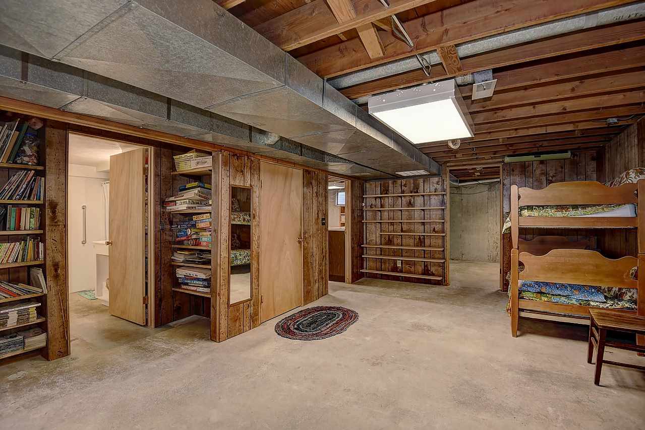 11903 North Ruby Road Spokane, WA 99218 - Photo 13 of 20
