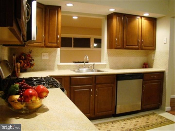 741 Locust Road Warminster, PA 18974 - Photo 3 of 15 Kitchen