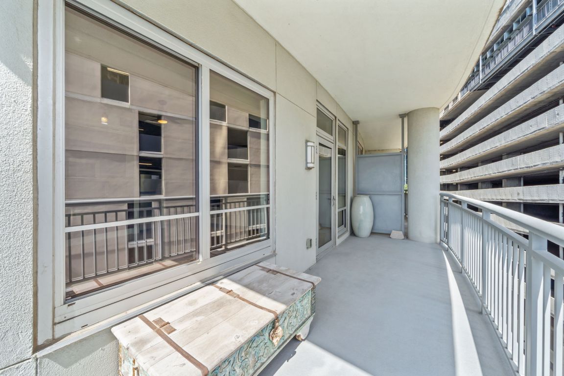 603 Davis Street, Unit 710 Austin, TX 78701 - Photo 17 of 37 a view of front door