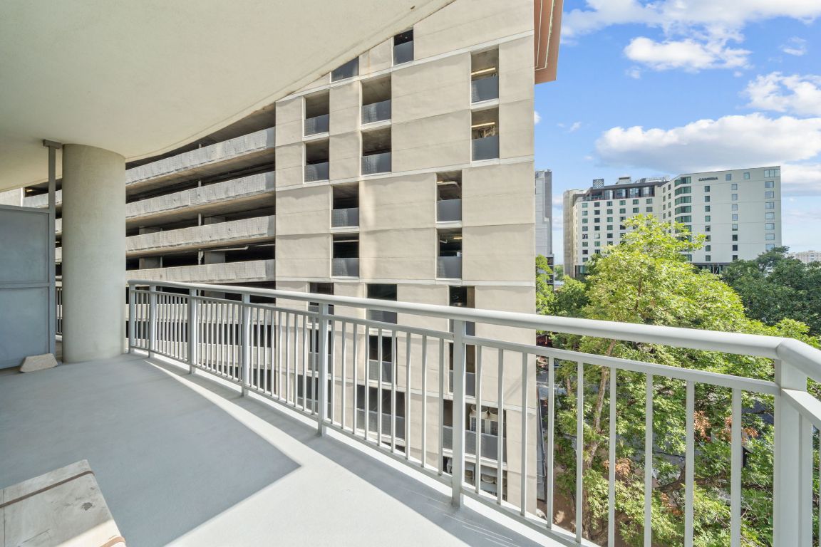 603 Davis Street, Unit 710 Austin, TX 78701 - Photo 18 of 37 a view of a building from a balcony