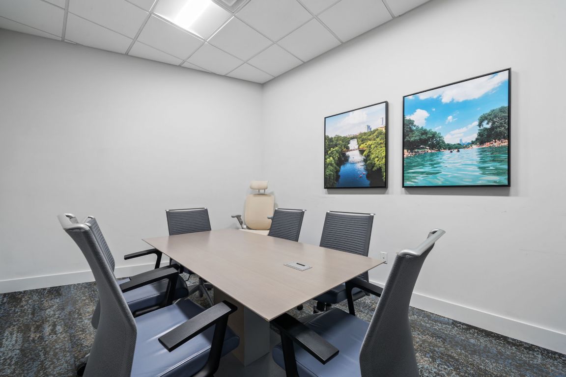 603 Davis Street, Unit 710 Austin, TX 78701 - Photo 27 of 37 a view of a dining room with furniture