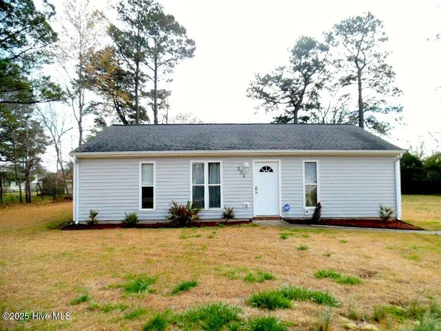$1,200 | 202 Sandy Drive, Jacksonville, NC 28546