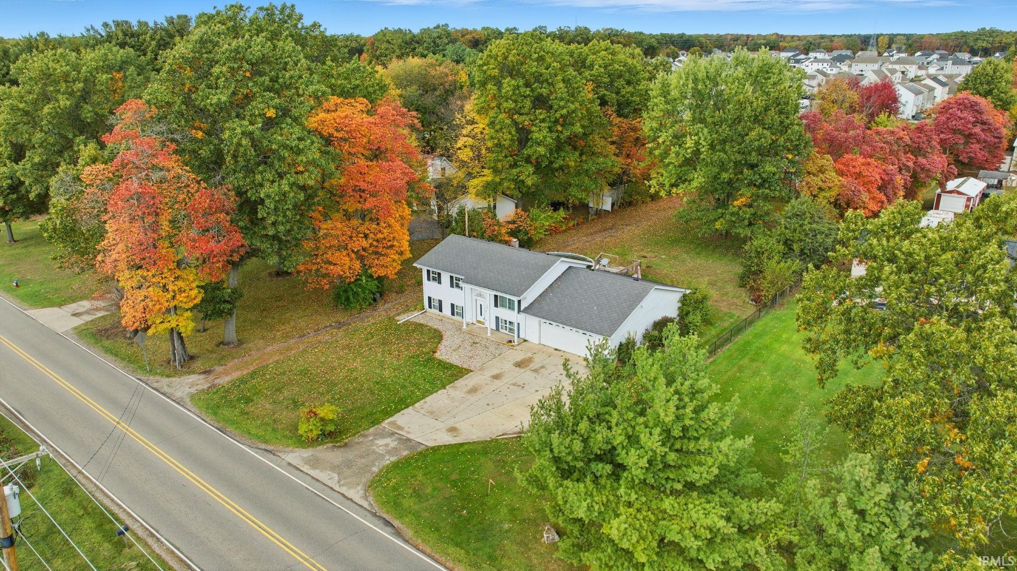 11341 Edison Road Osceola, IN 46561 - Photo 3 of 31