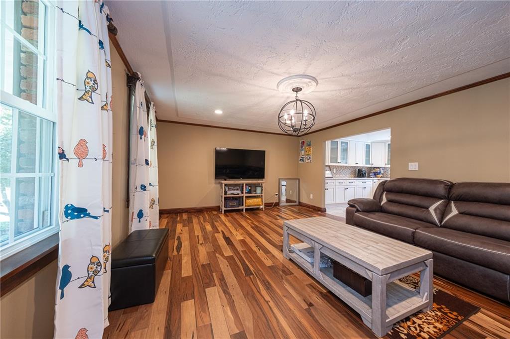 1072 Renton Road Pittsburgh, PA 15239 - Photo 11 of 42