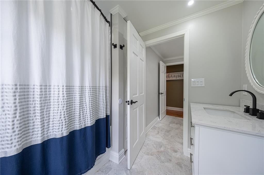 1072 Renton Road Pittsburgh, PA 15239 - Photo 26 of 42