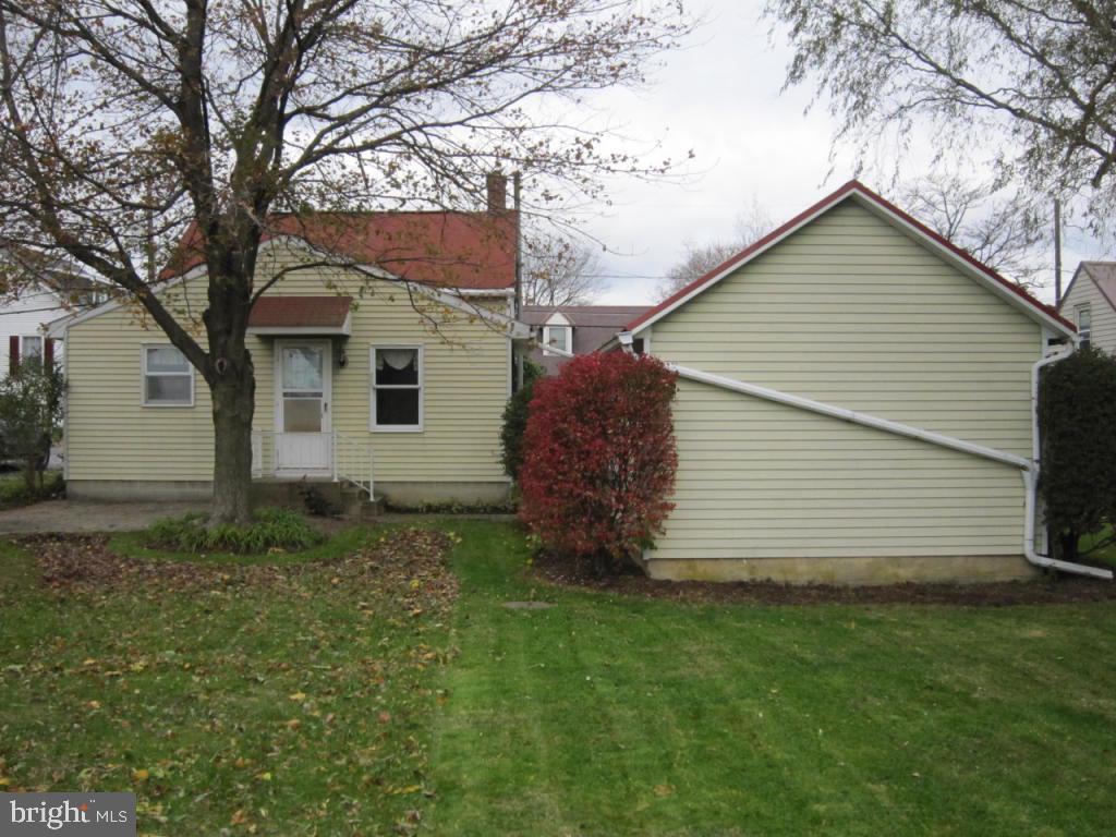 1323 Church Street Lititz, PA 17543 - Photo 4 of 17