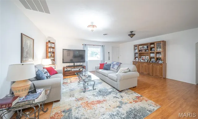 $449,950 | 30131 Ranch Lane, Richland, MO 65556