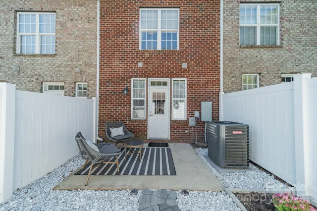 $325,000 | 13107 Arbor Day Court, Charlotte, NC 28269