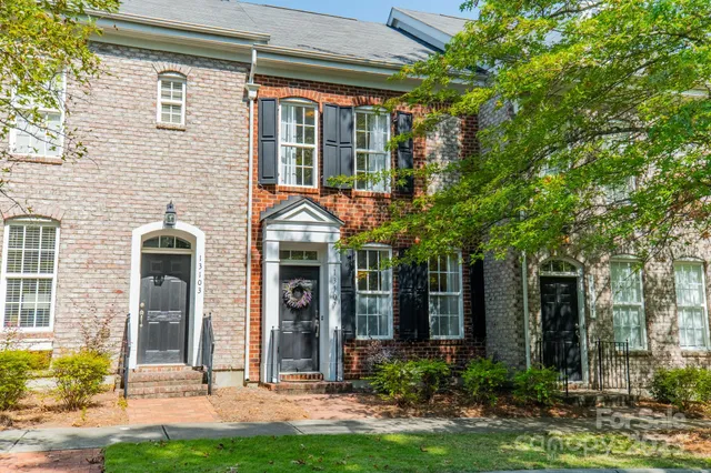 $325,000 | 13107 Arbor Day Court, Charlotte, NC 28269