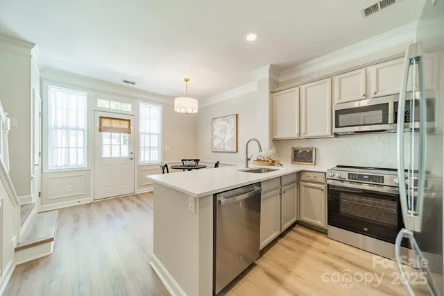 $325,000 | 13107 Arbor Day Court, Charlotte, NC 28269