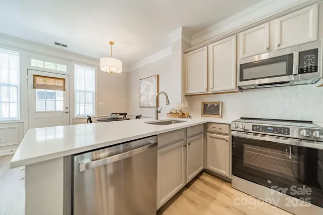 $325,000 | 13107 Arbor Day Court, Charlotte, NC 28269