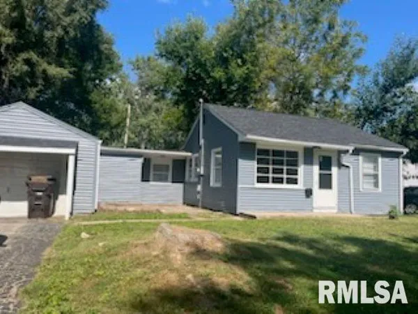 $1,199 | 1028 South Tonti Circle, Peoria, IL 61605