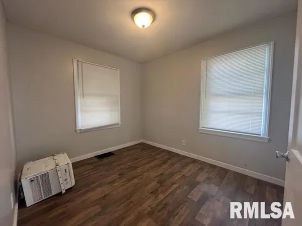 $1,199 | 1028 South Tonti Circle, Peoria, IL 61605