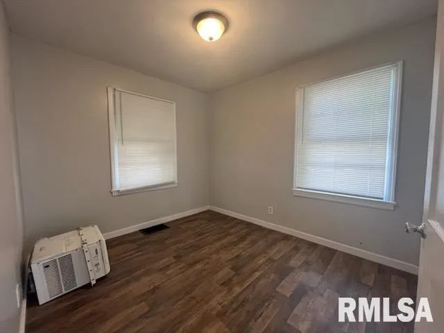 $1,199 | 1028 South Tonti Circle, Peoria, IL 61605