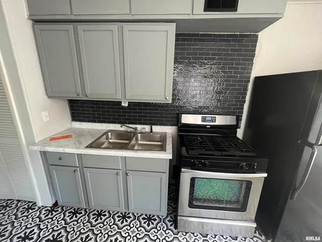 $1,199 | 1028 South Tonti Circle, Peoria, IL 61605