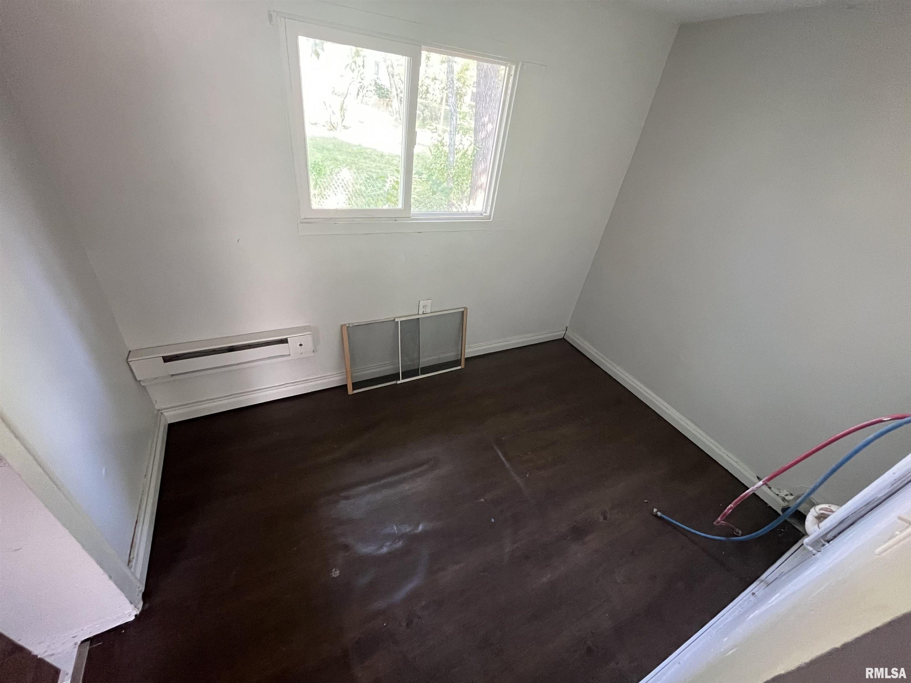 1028 South Tonti Circle Peoria, IL 61605 - Photo 6 of 12