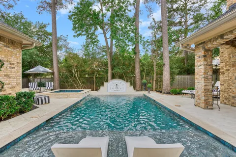 a view of a back yard of the house