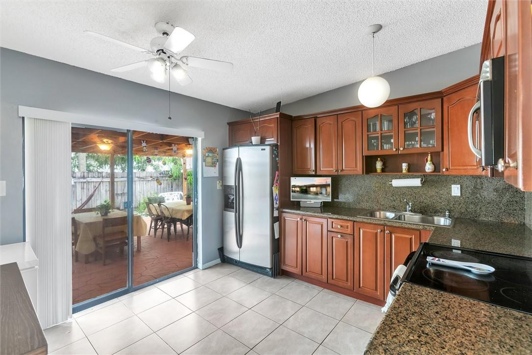 7950 Pembroke Road, Unit 7950 Miramar, FL 33023 - Photo 5 of 25 Photo 5