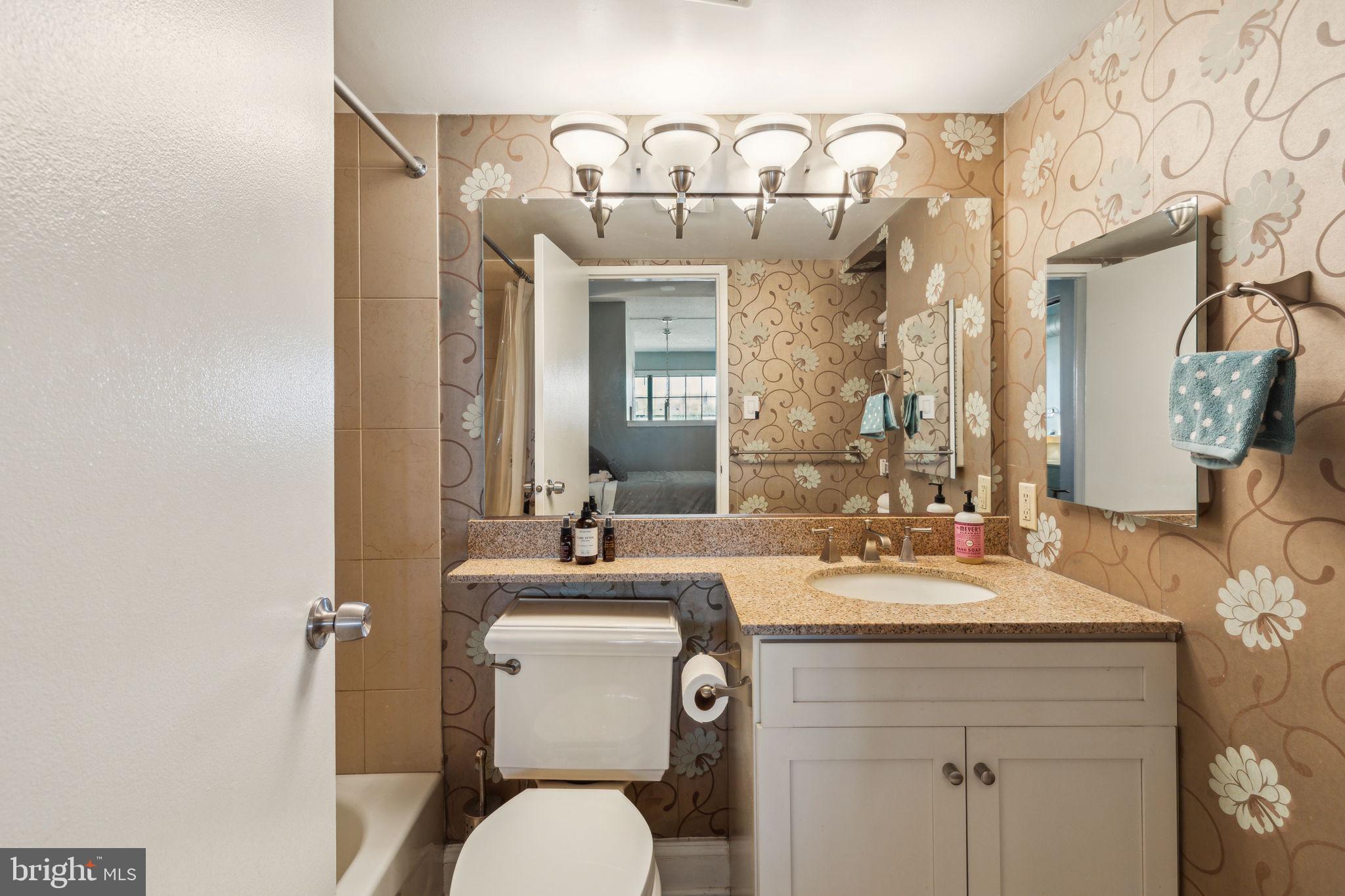 2429 Locust Street, Unit 302 Philadelphia, PA 19103 - Photo 32 of 34