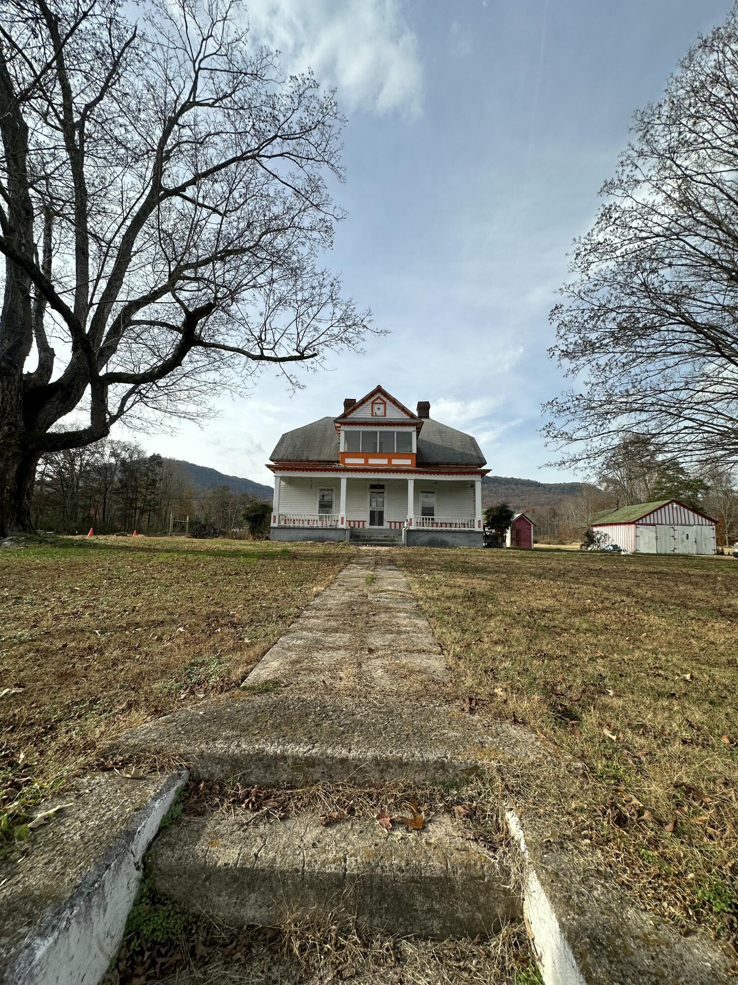 6729 Old Dunlap Road Whitwell, TN 37397 - Photo 8 of 33 IMG_7927