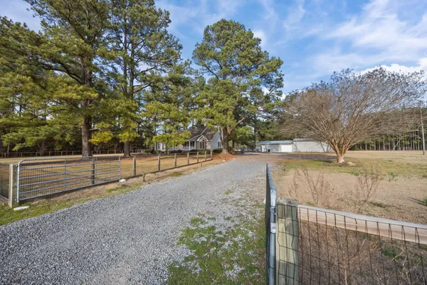 $545,000 | 477 Grooms Road, Cross, SC 29436