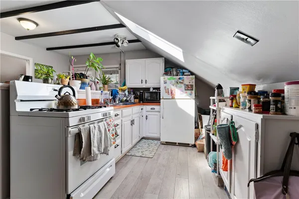 $2,200 | 122 Governor Street, Unit 2, Providence, RI 02906