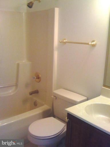 15880 Covington Road Brandywine, MD 20613 - Photo 14 of 15 Bath #2