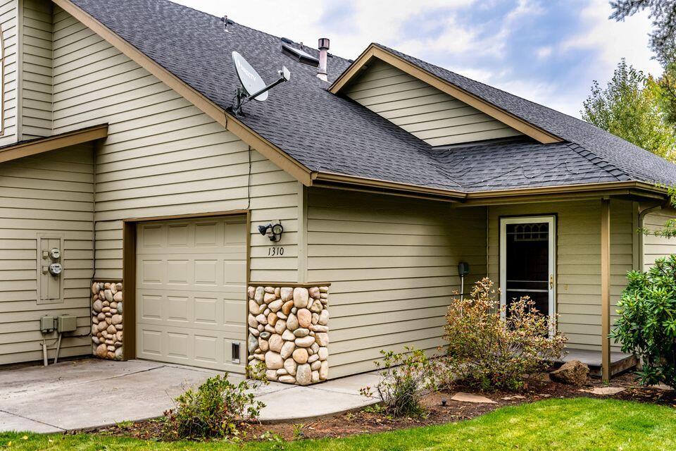 1310 Northeast Tucson Way Bend, OR 97701 - Photo 14 of 18 1310 Single level 1 bed