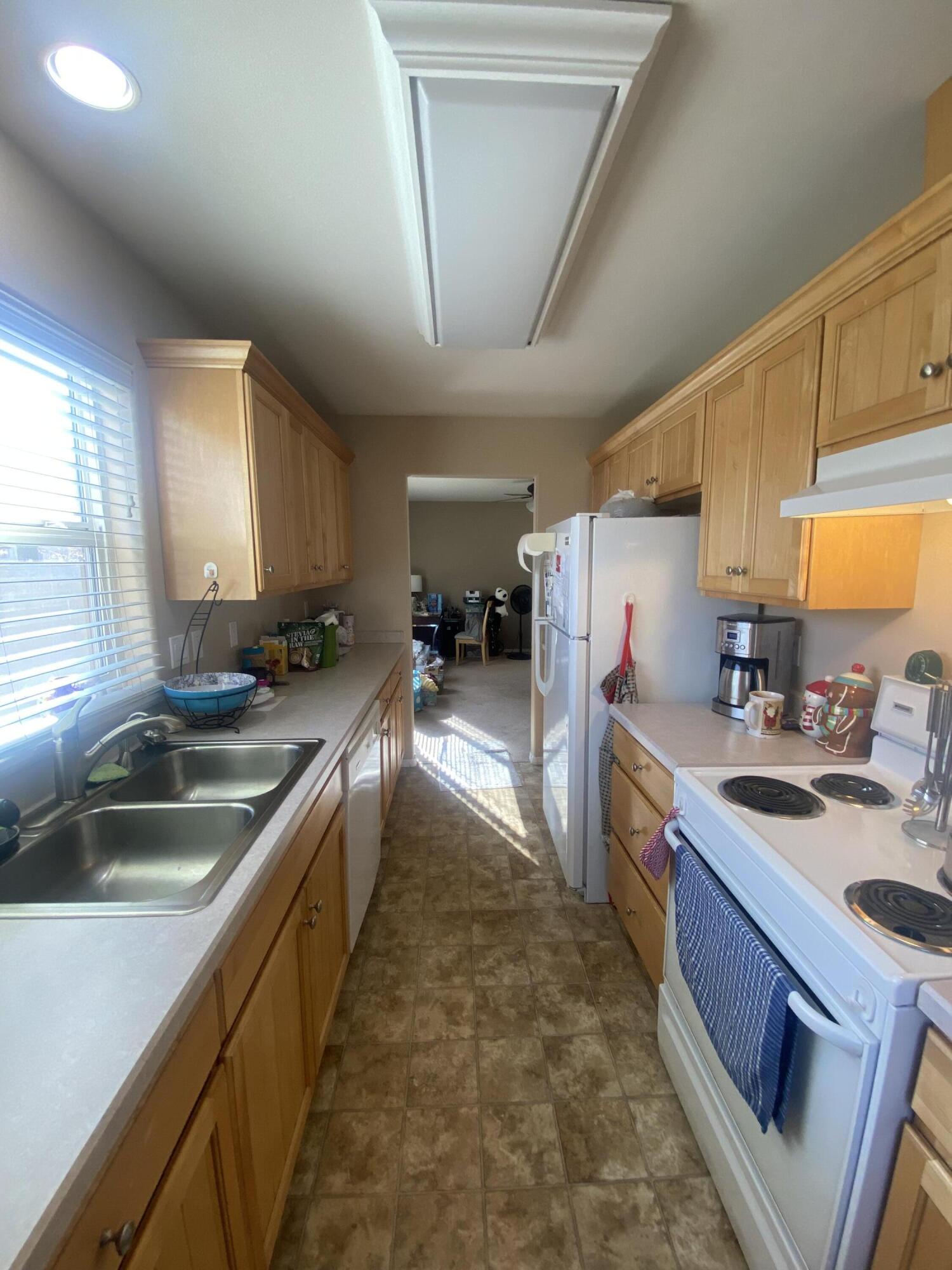 1310 Northeast Tucson Way Bend, OR 97701 - Photo 17 of 18 1310 Kitchen
