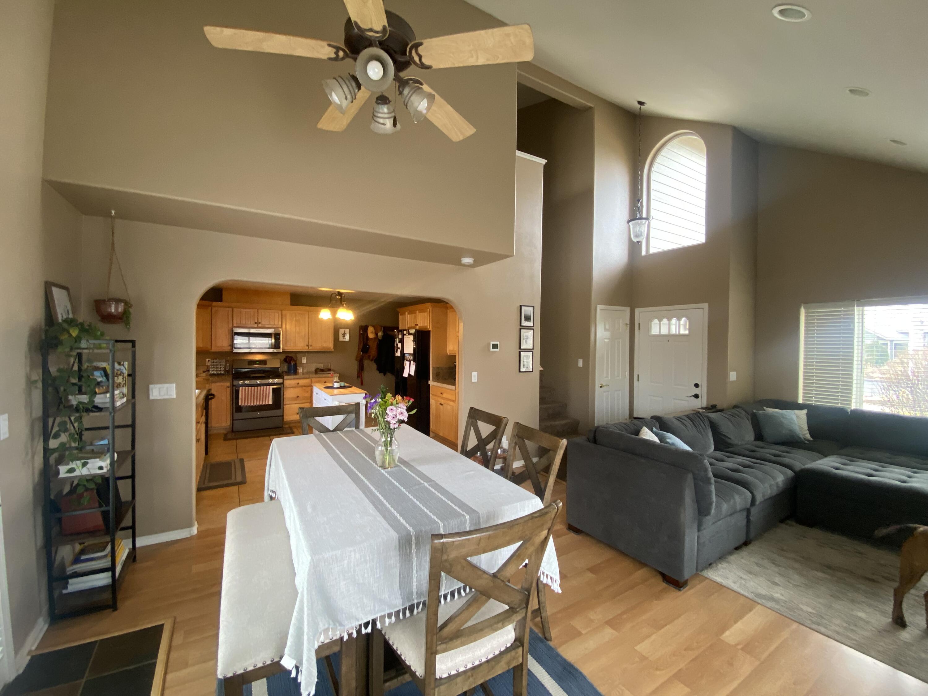 1310 Northeast Tucson Way Bend, OR 97701 - Photo 5 of 18 IMG_7035