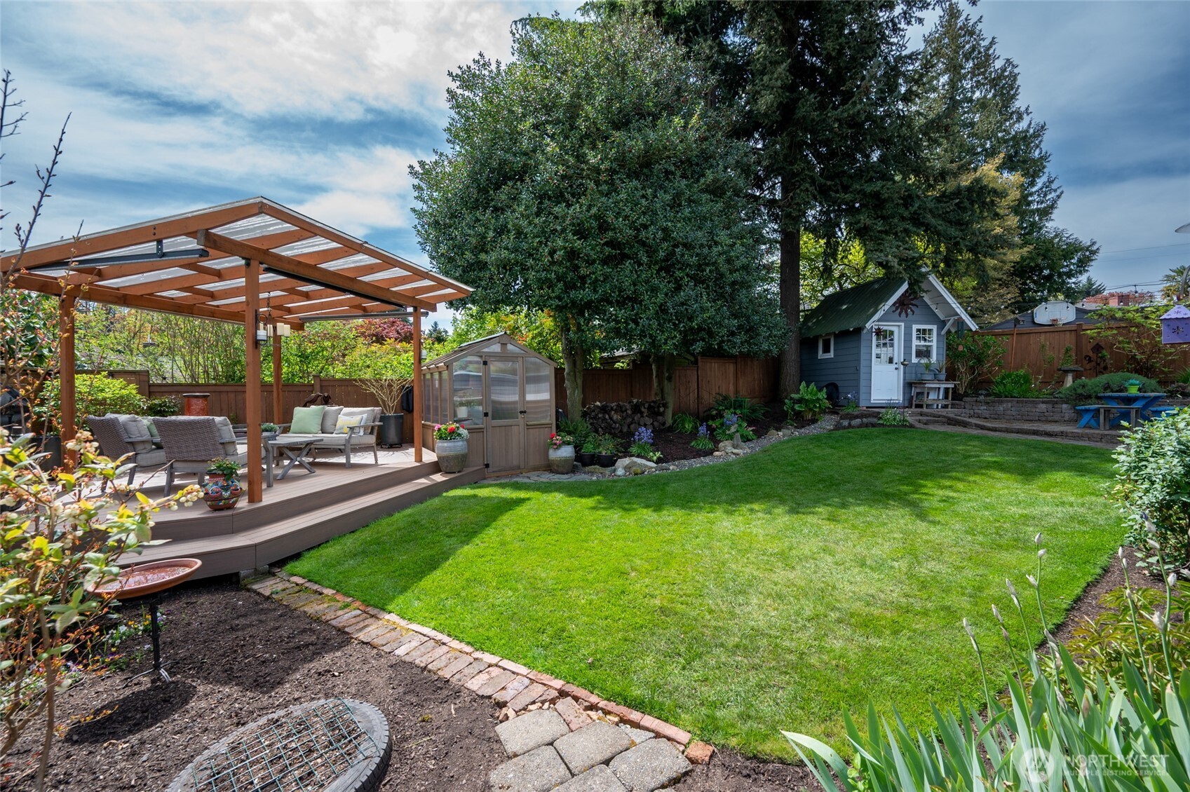 4061 West Ruffner Street Seattle, WA 98199 - Photo 2 of 20