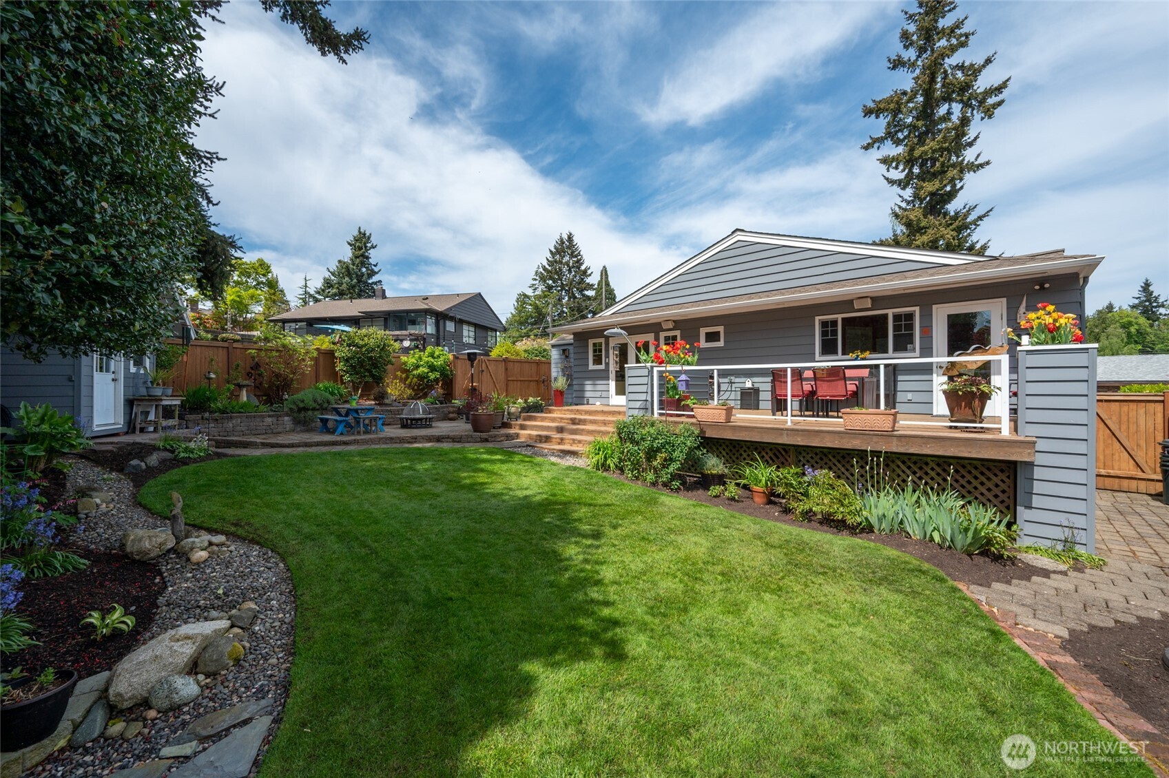 4061 West Ruffner Street Seattle, WA 98199 - Photo 3 of 20