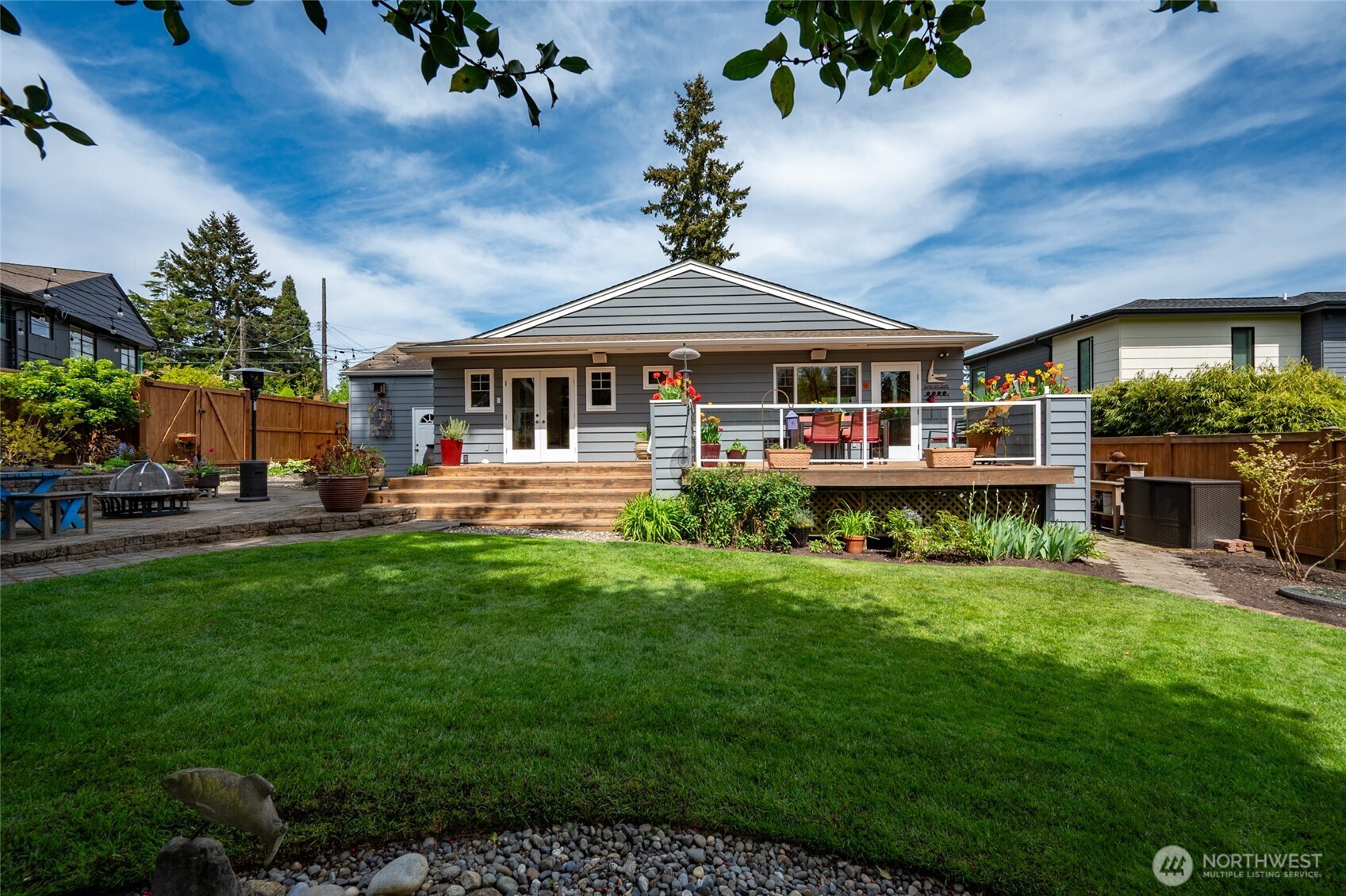 4061 West Ruffner Street Seattle, WA 98199 - Photo 4 of 20