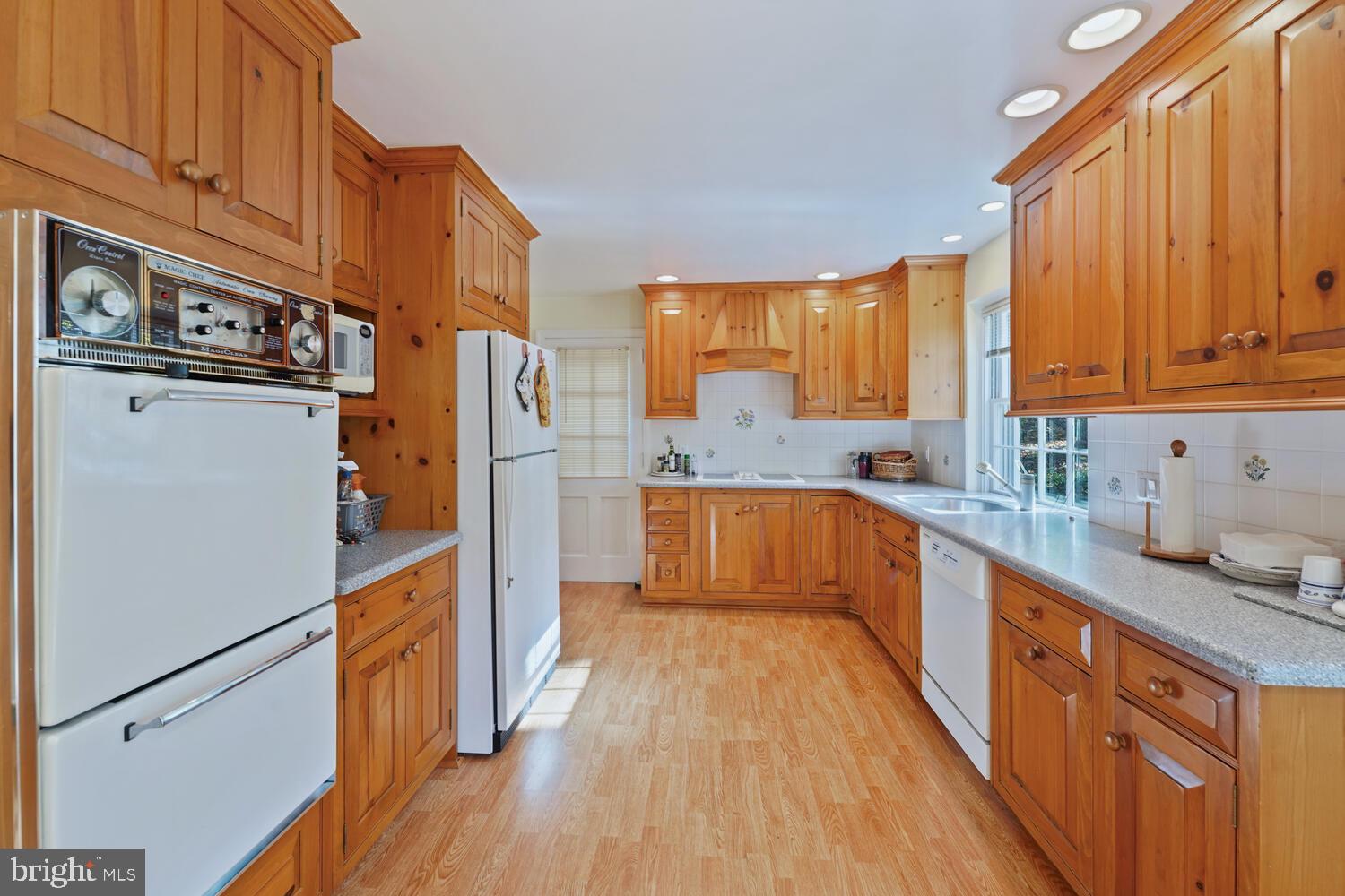 51 Paper Mill Road Newtown Square, PA 19073 - Photo 7 of 37