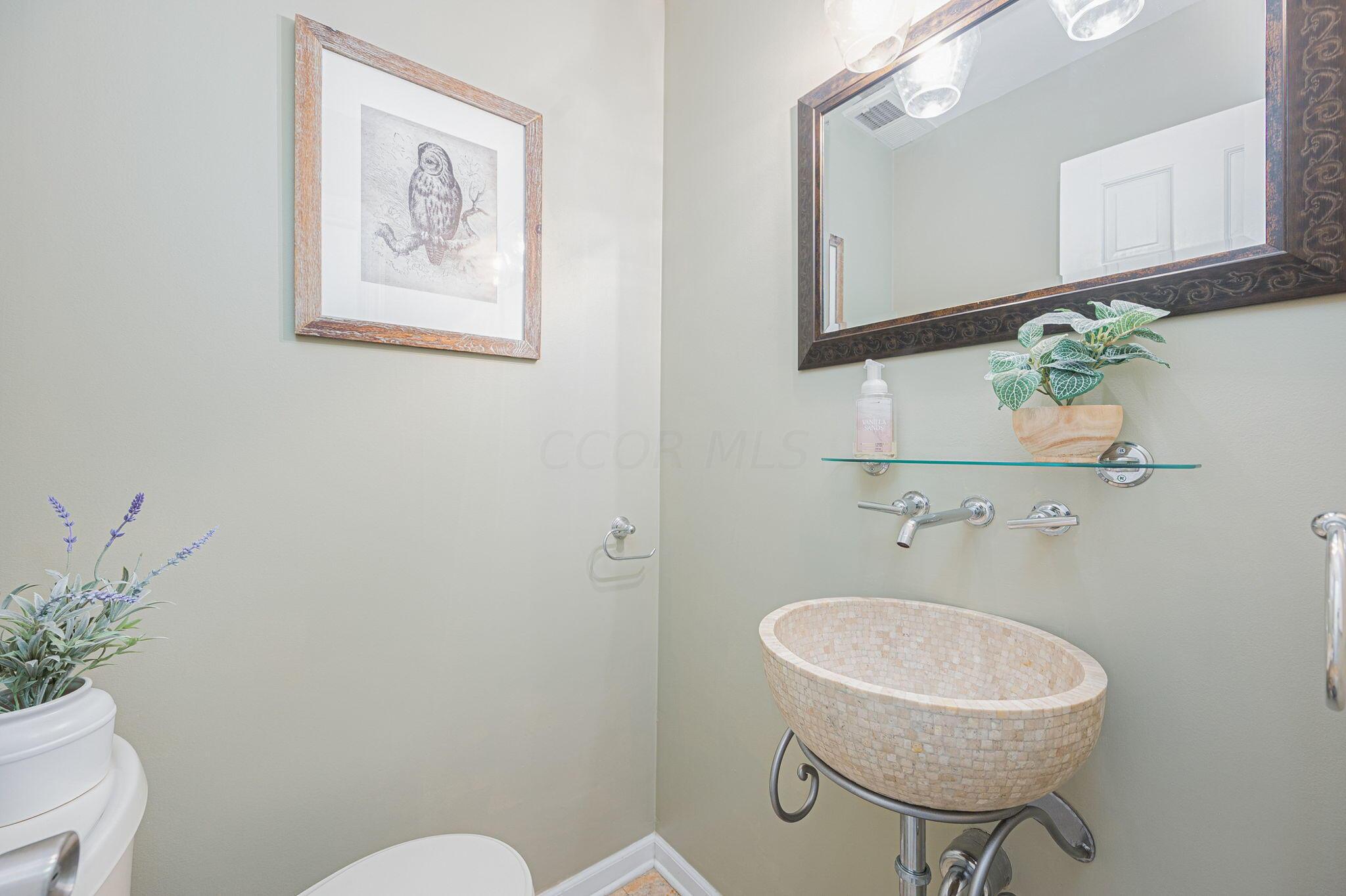 2502 Brandon Road Columbus, OH 43221 - Photo 12 of 36 Half bath