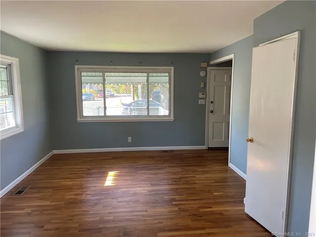 $2,000 | 213 Larkin Court, Stratford, CT 06615