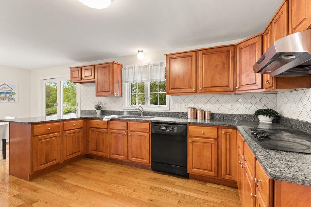 34 Sarah Drive Worcester, MA 01607 - Photo 7 of 36 Gallery Image 7