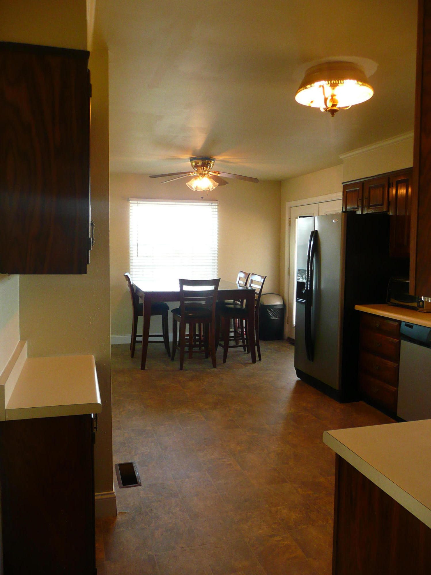 315 Taylor Road Knoxville, TN 37920 - Photo 6 of 27 Large Eat-in Kitchen