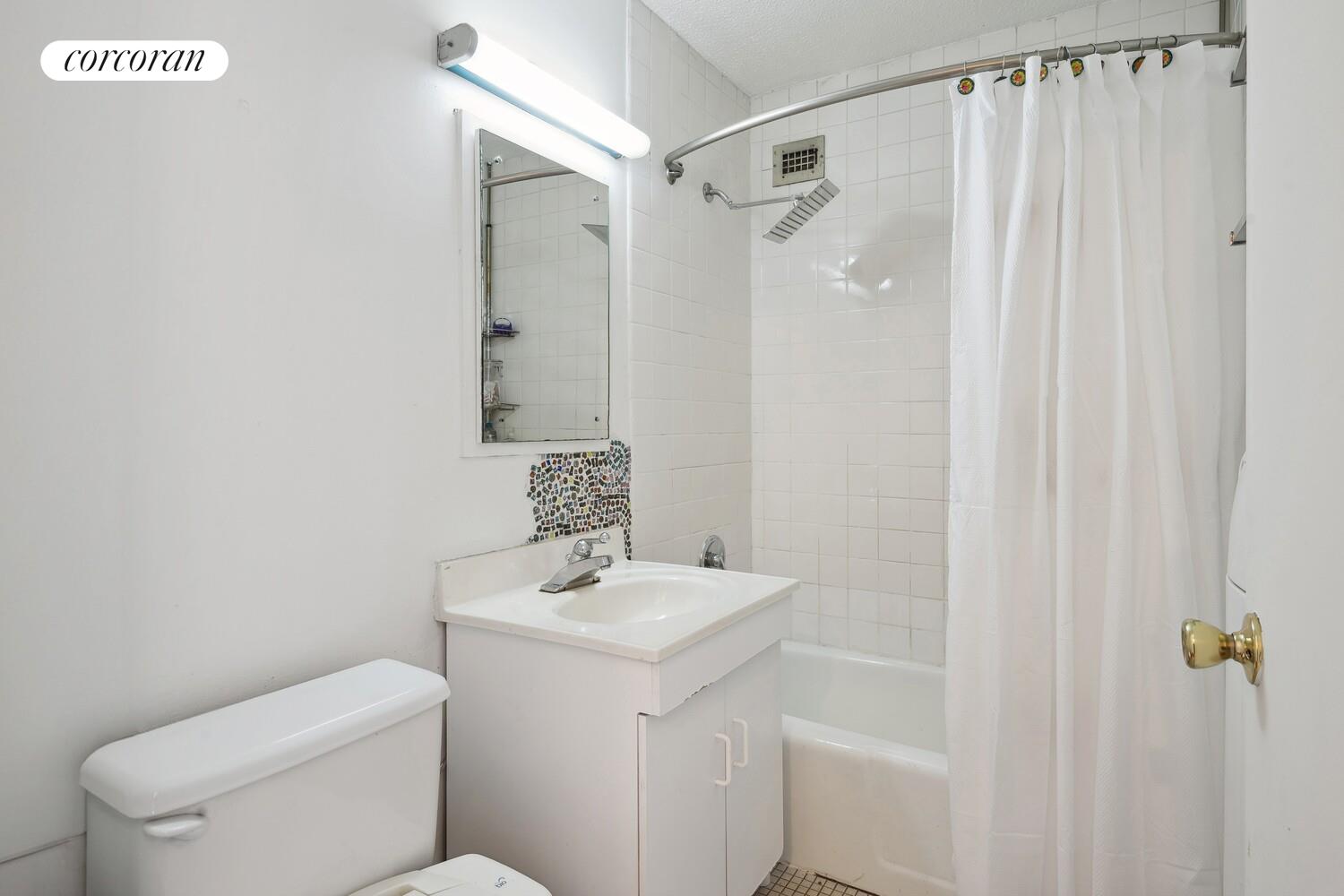 555 Main Street, Unit 1710 Manhattan, NY 10044 - Photo 11 of 24