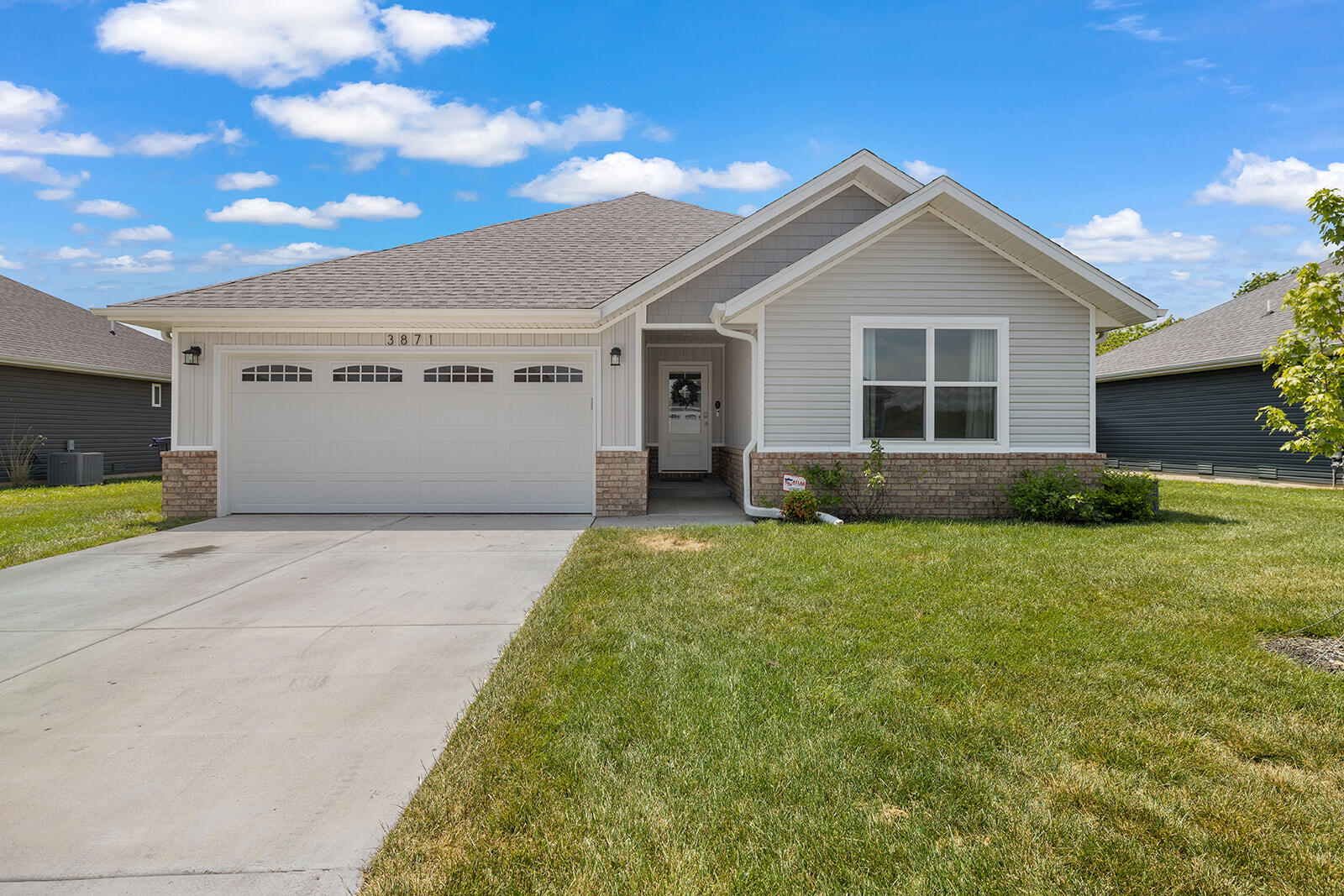 3871 North Spring Branch Avenue Springfield, MO 65803 - Photo 1 of 1 JHP_4423