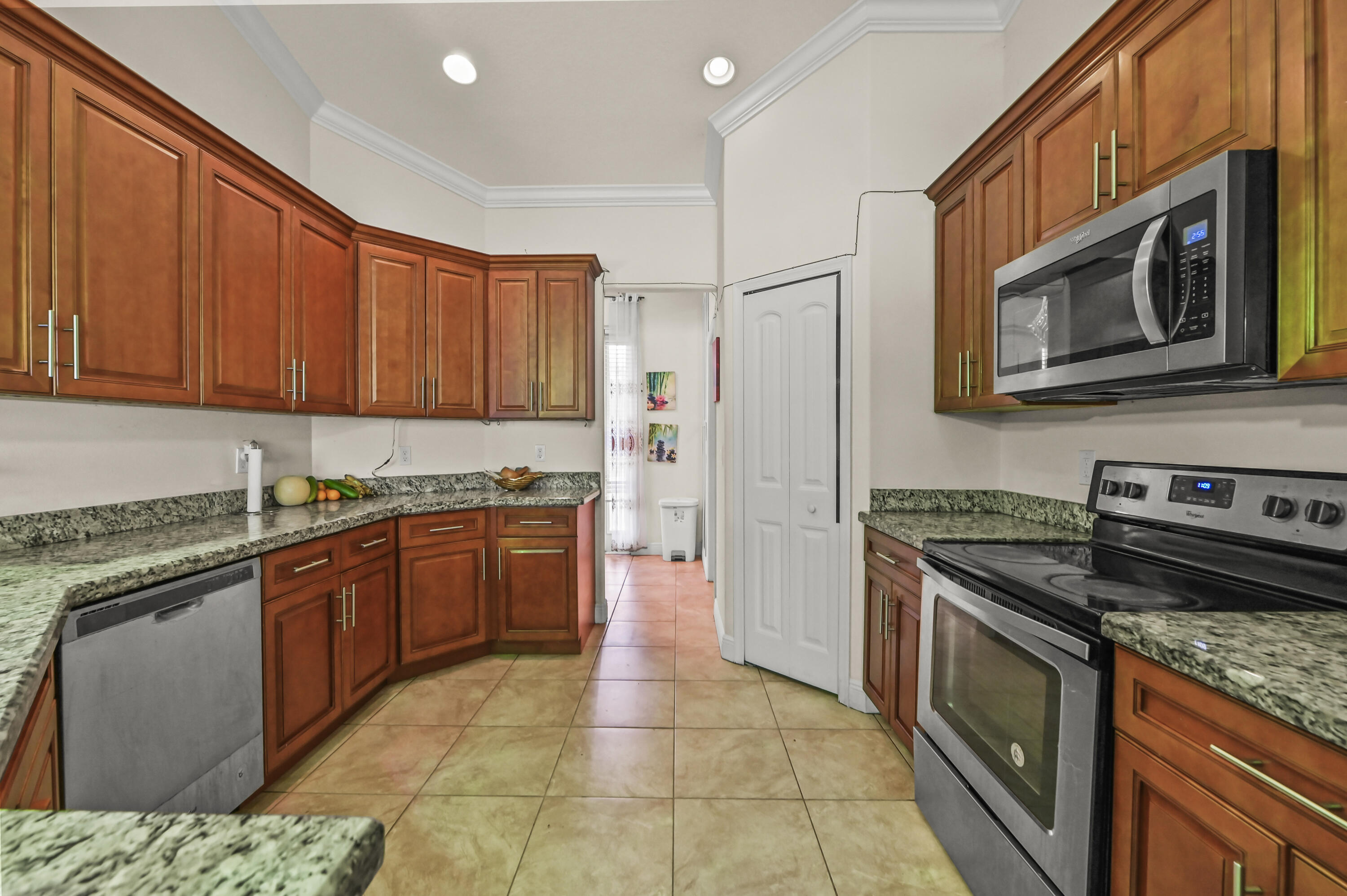 2194 Southwest Salmon Road Port St. Lucie, FL 34953 - Photo 7 of 29 11 Kitchen 01