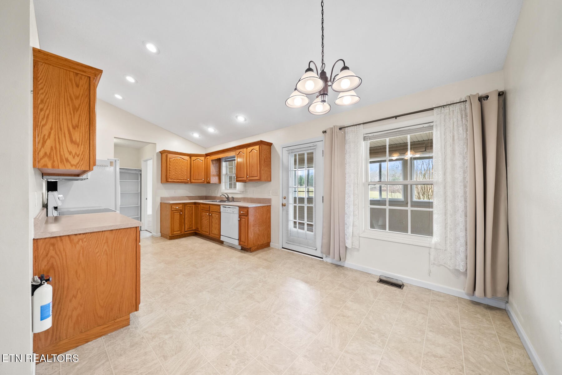 3076 Ryan Road Crossville, TN 38571 - Photo 7 of 52 Gallery Image 7