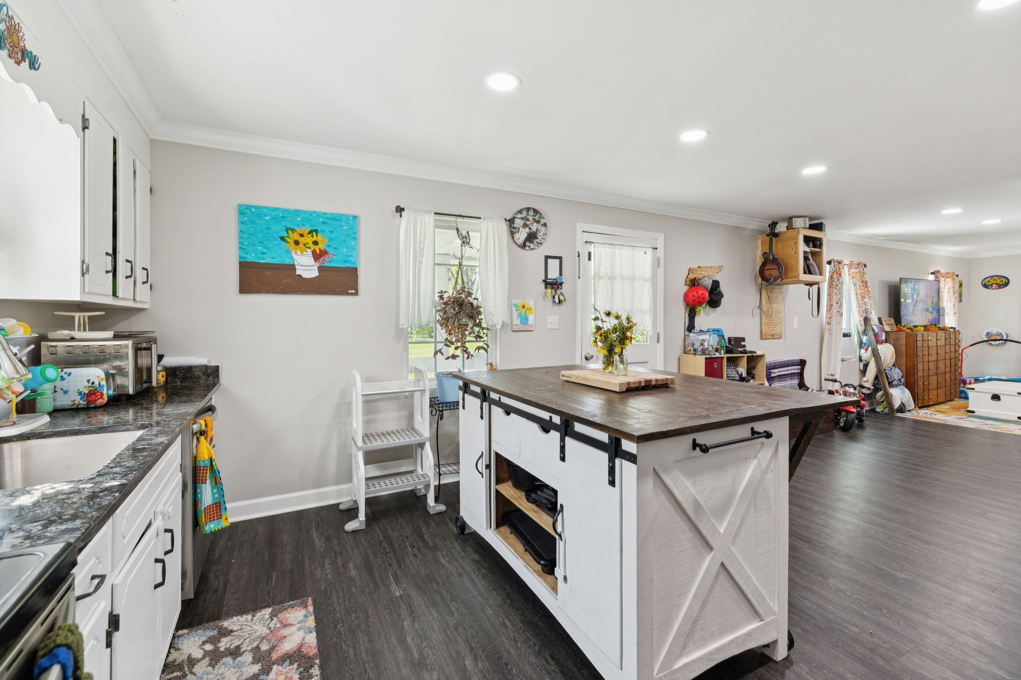 736 Hancock Road Jasper, TN 37347 - Photo 11 of 42 a kitchen that has a lot of cabinets in it