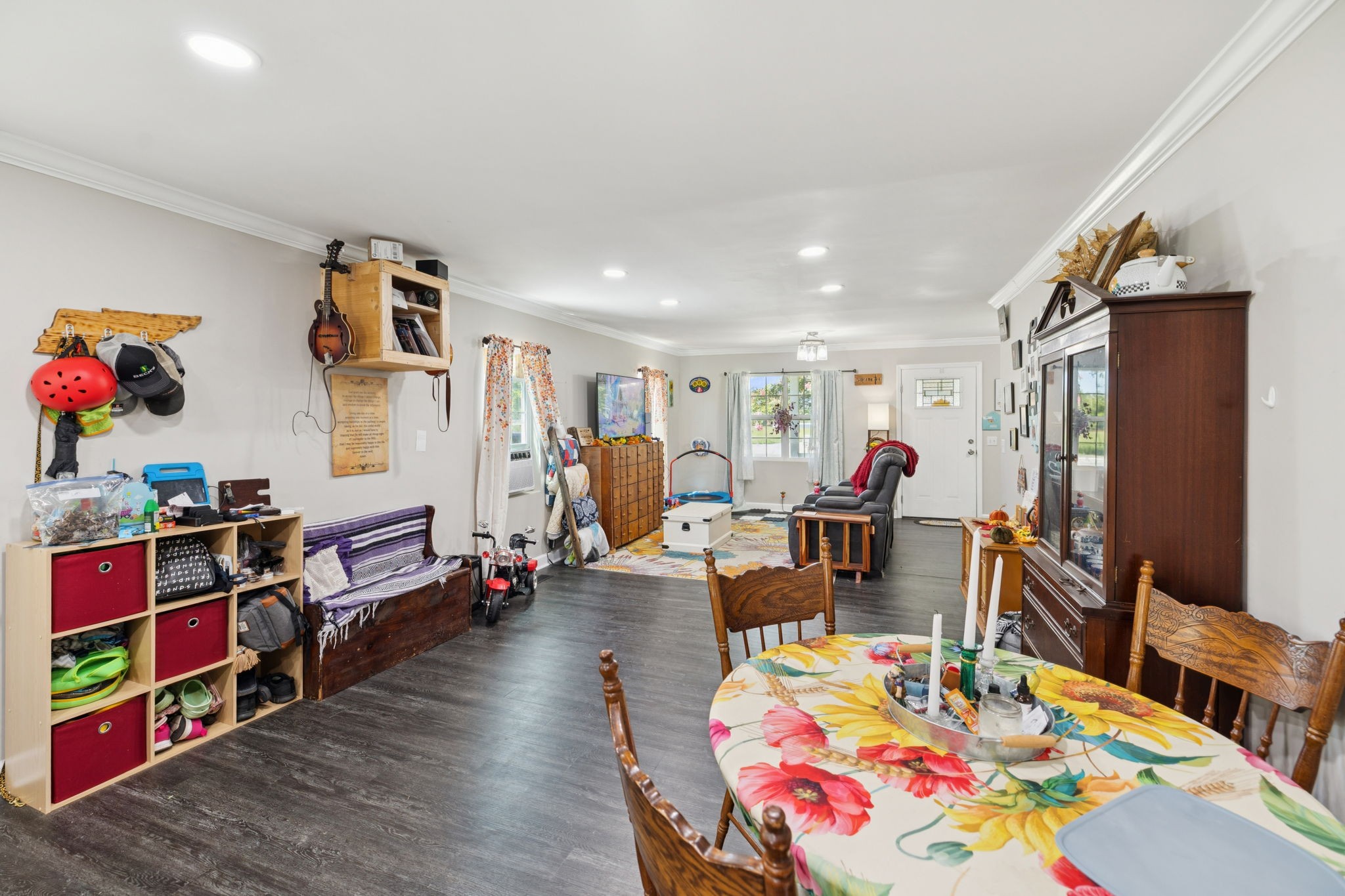 736 Hancock Road Jasper, TN 37347 - Photo 16 of 42 a living room with furniture and a gym equipment