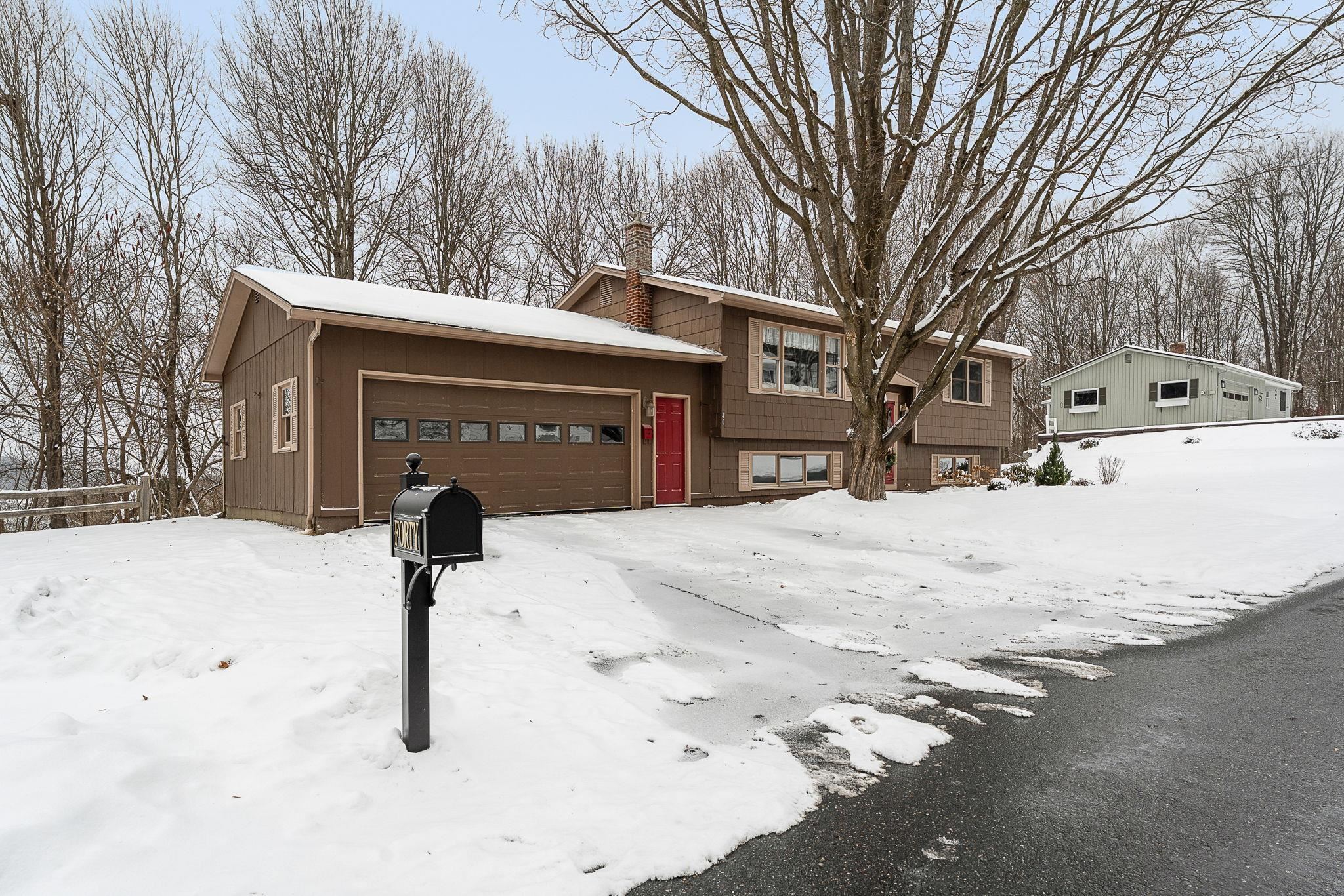 40 Sheridan Street Barre, VT 05641 - Photo 2 of 45