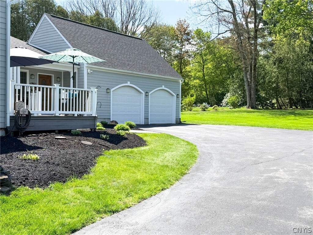4 Gilbert Road New Hartford, NY 13413 - Photo 3 of 50
