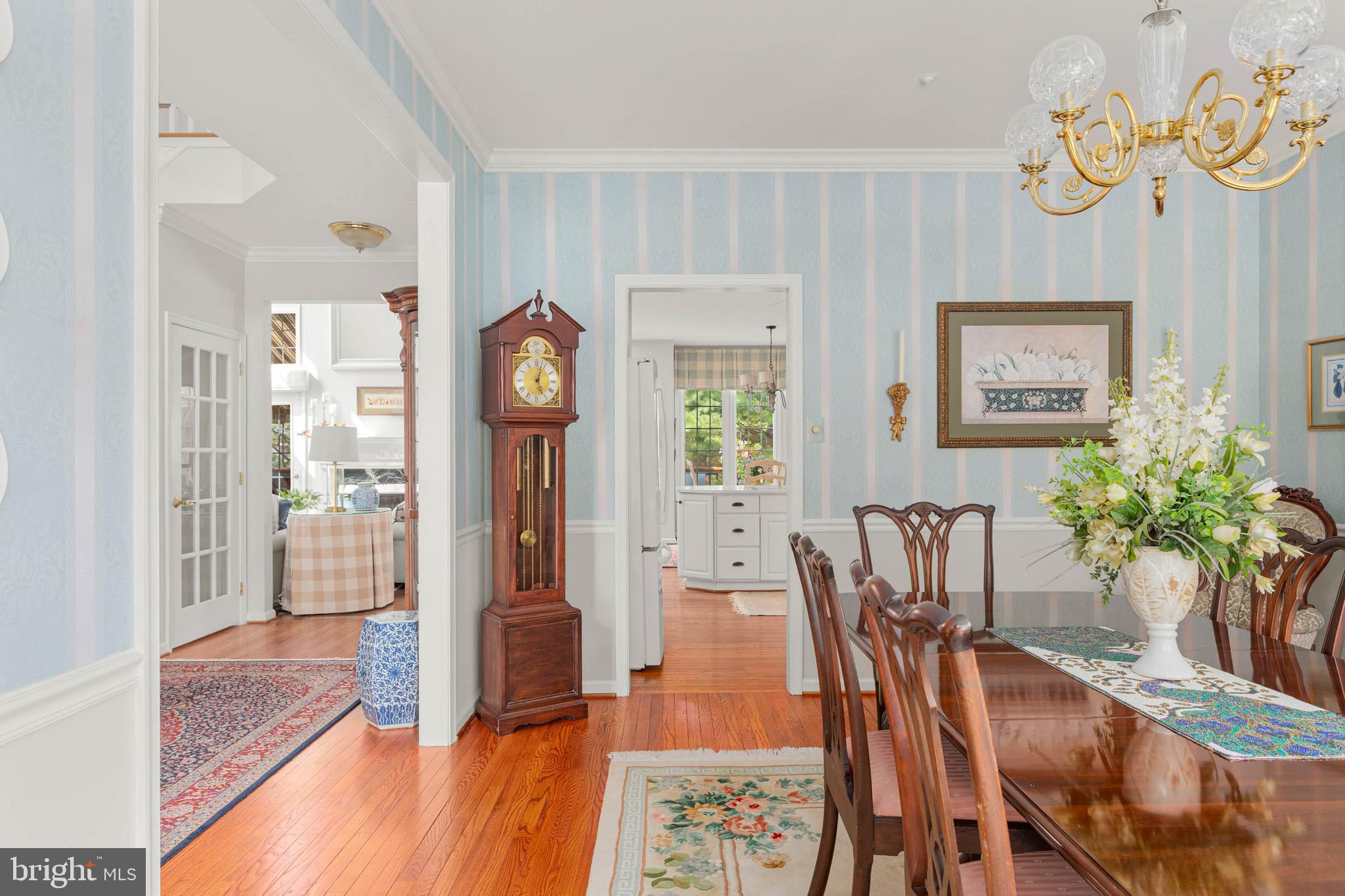 4 Riders Run Newtown Square, PA 19073 - Photo 6 of 64 a living room with furniture and wooden floor