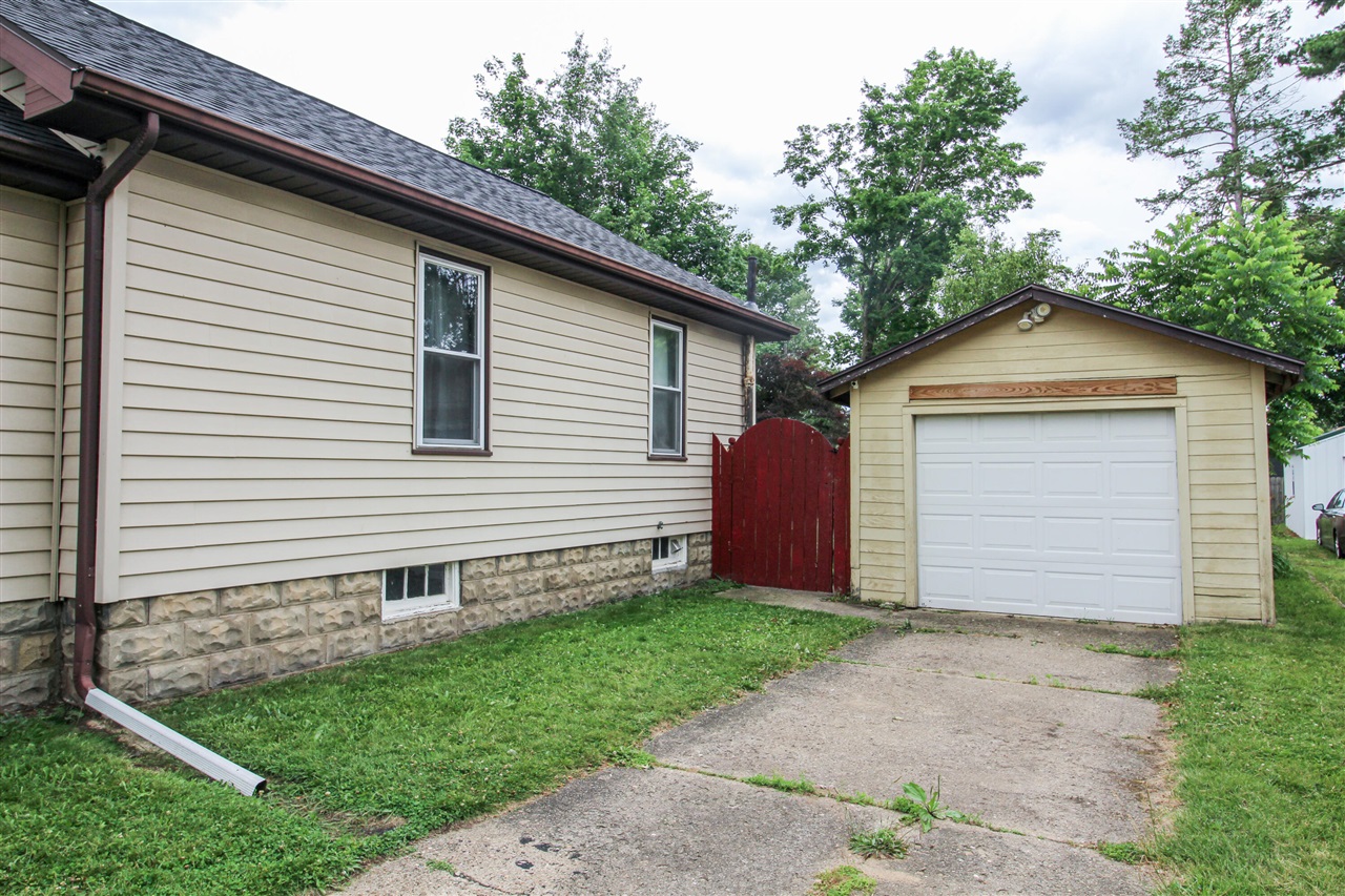 806 West Street Three Rivers, MI 49093 - Photo 28 of 28