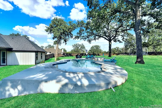 a view of outdoor space yard and porch